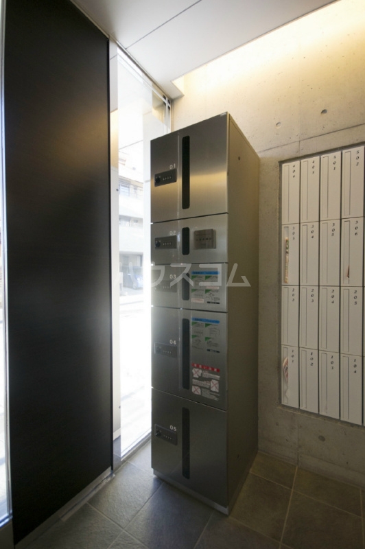 20/30 エントランス