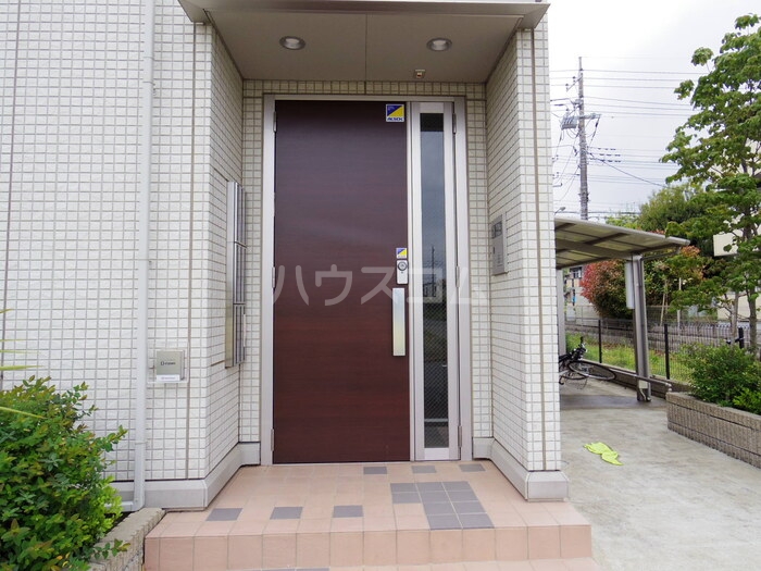 2/4 エントランス