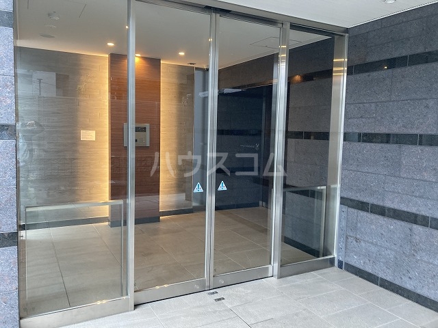 23/29 エントランス