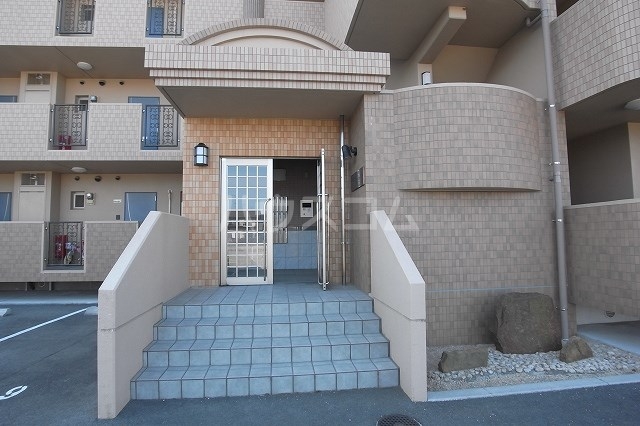 15/27 エントランス