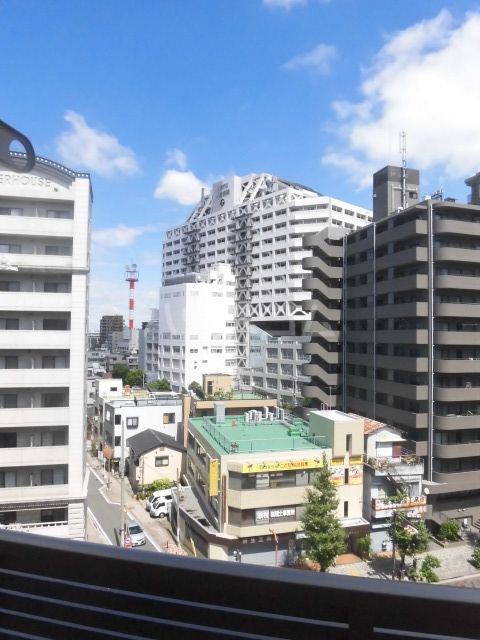 20/30 エントランス