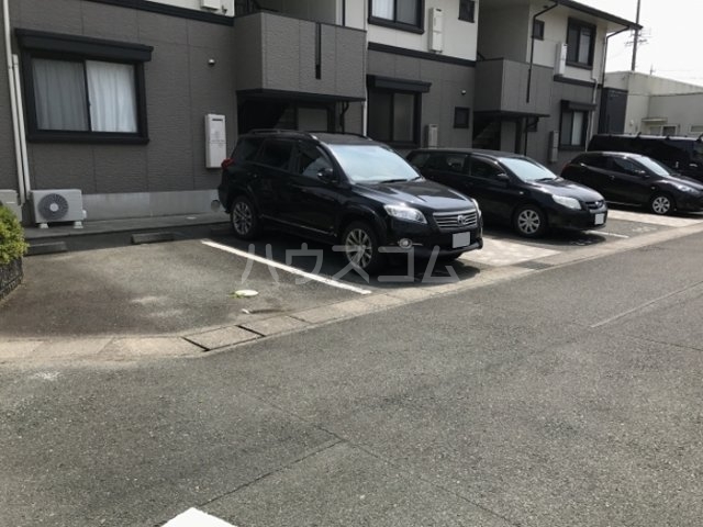 19/19 駐車場