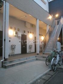 13/16 エントランス