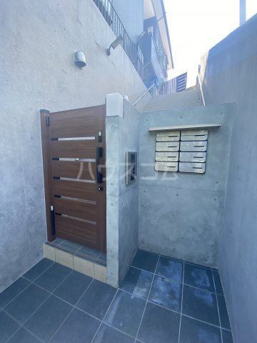 20/30 エントランス