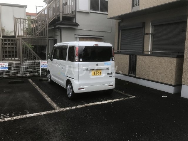 2/5 駐車場