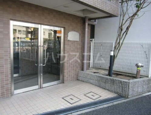 15/15 エントランス