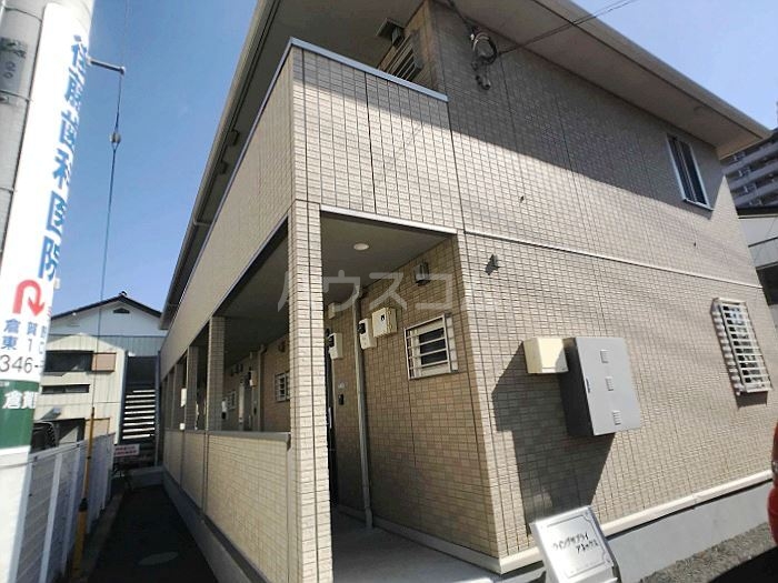 13/18 エントランス