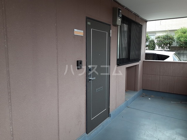 23/30 エントランス