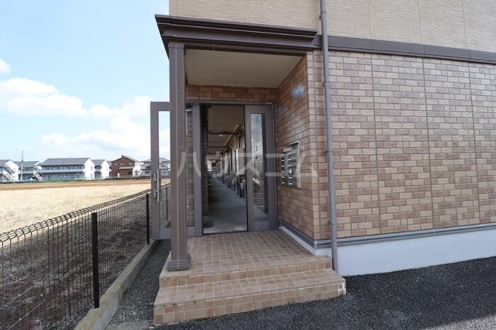 15/18 エントランス