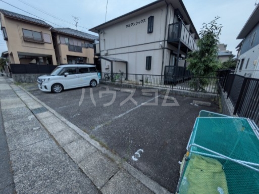 20/26 駐車場