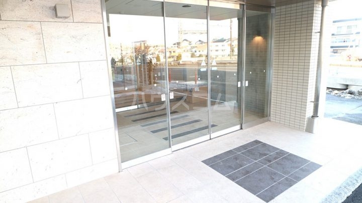 15/16 エントランス