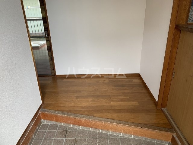 28/30 エントランス