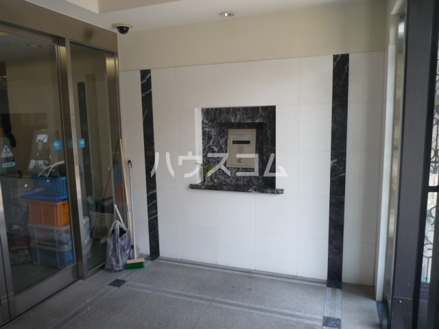 15/23 エントランス