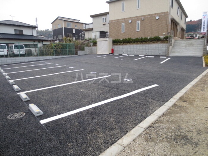 18/20 駐車場