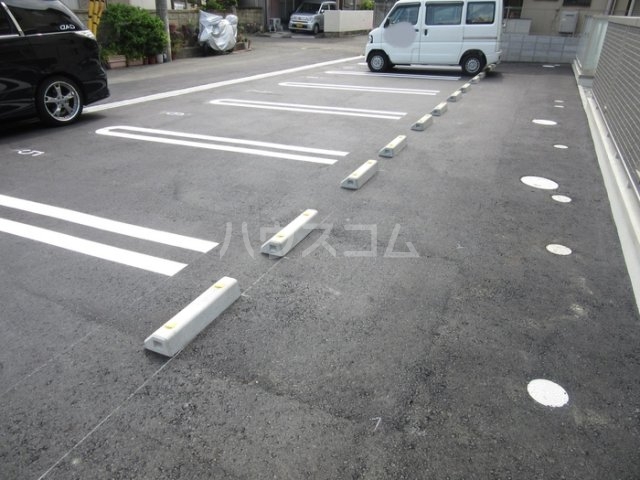 14/18 駐車場