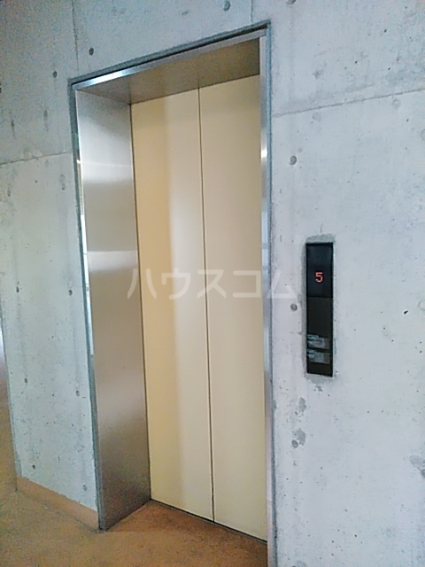 19/26 エントランス