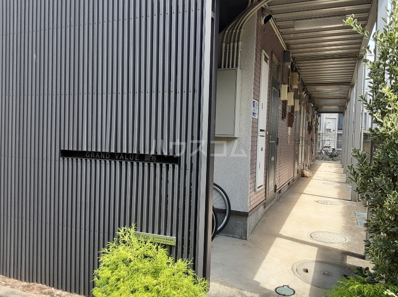 24/30 エントランス