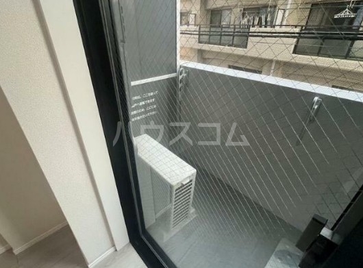 13/18 バルコニー