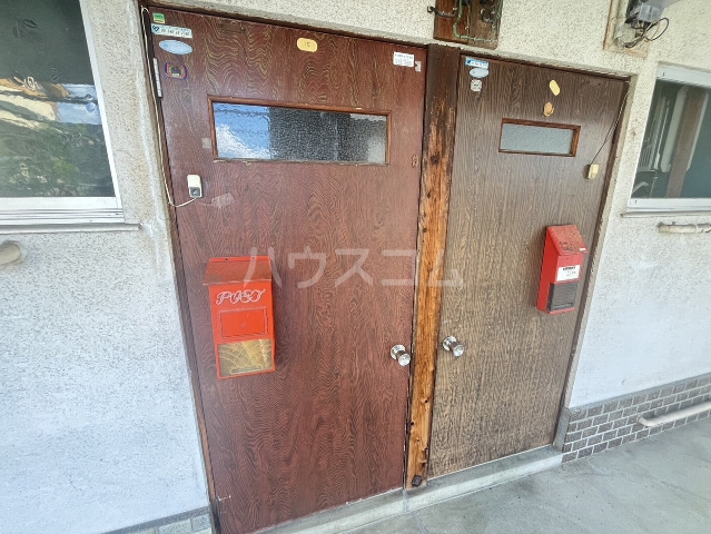 26/30 エントランス