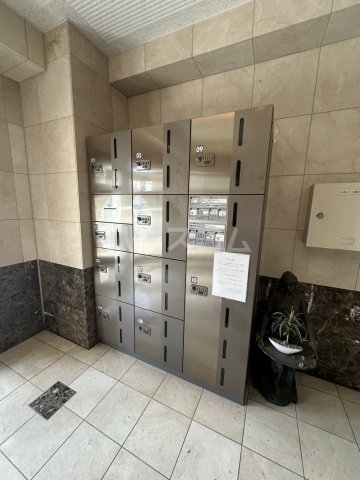 15/19 エントランス