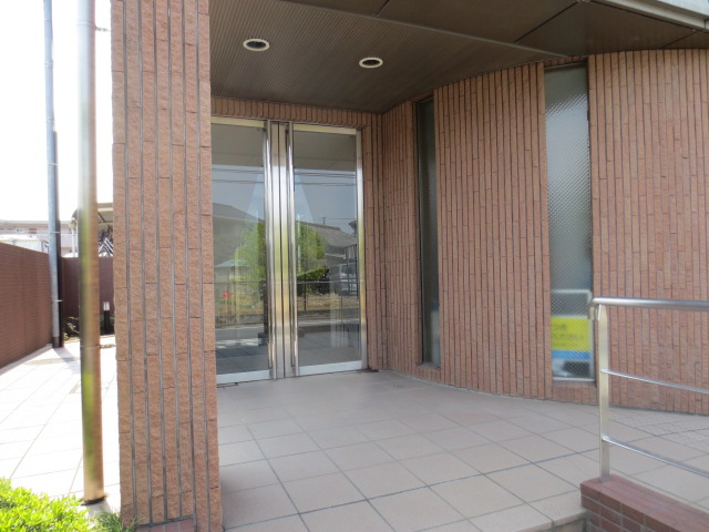 28/30 エントランス