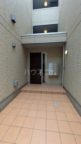 26/30 エントランス