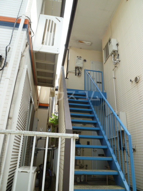 18/28 エントランス