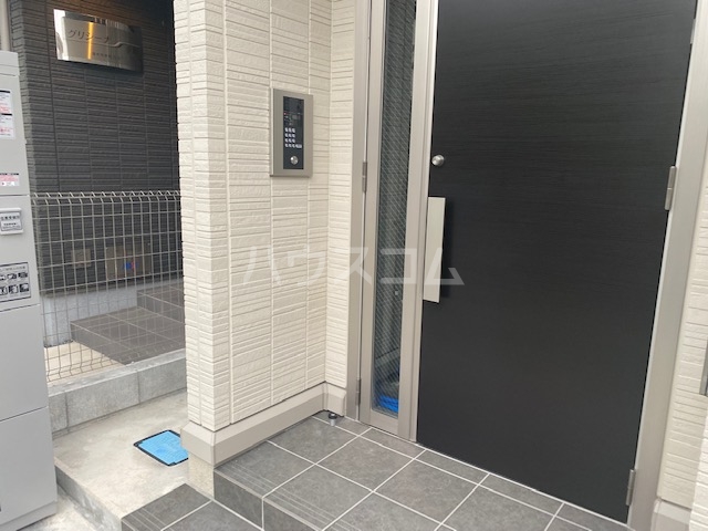 2/3 エントランス