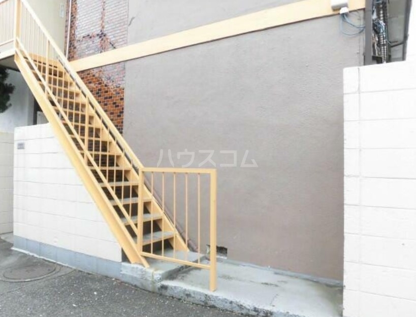 16/26 エントランス