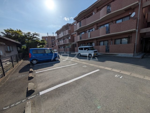 19/28 駐車場
