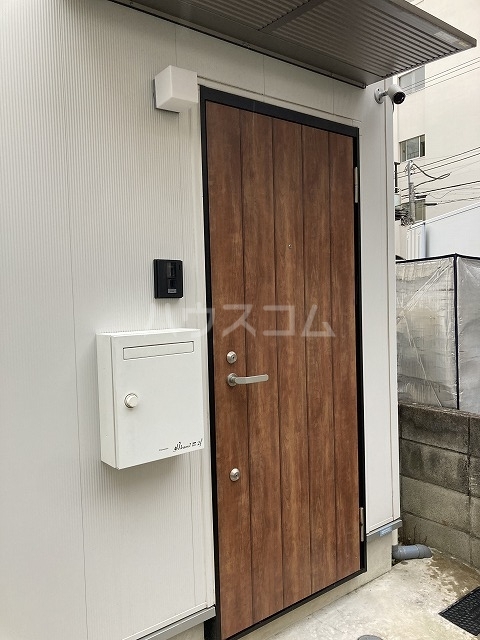 24/30 エントランス