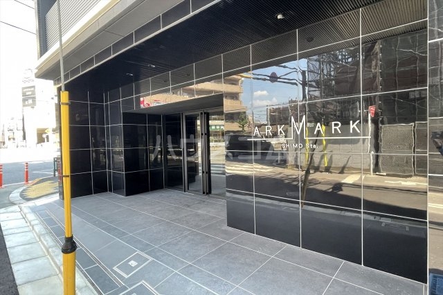 24/30 エントランス