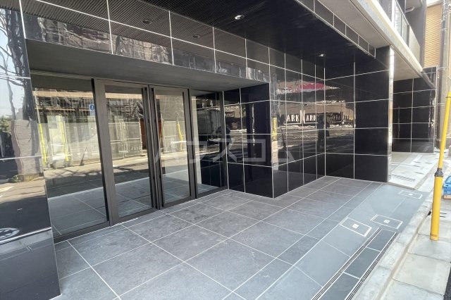 25/30 エントランス