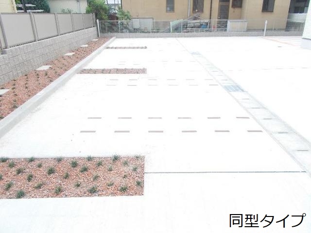 21/30 駐車場
