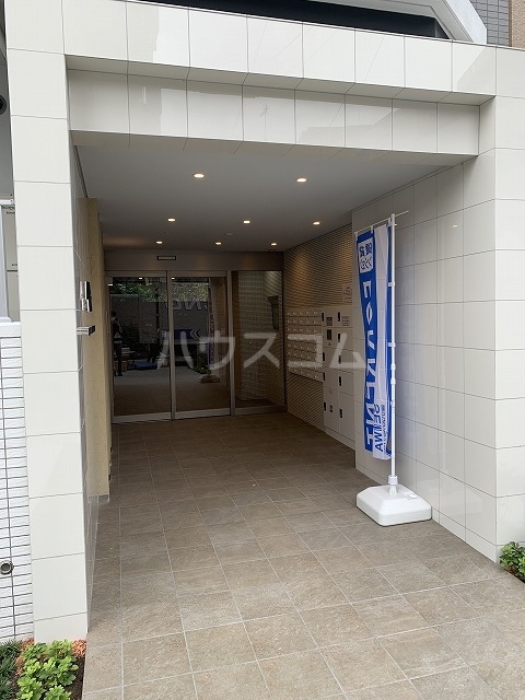 28/30 エントランス