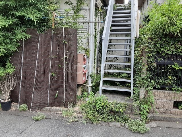 15/23 エントランス