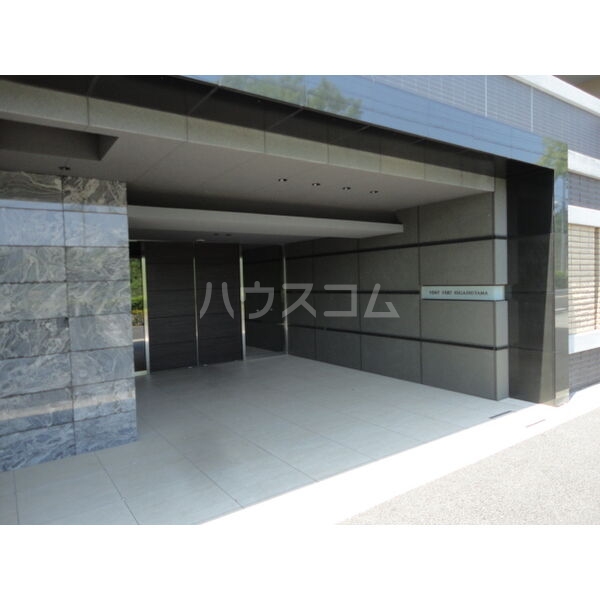 13/19 エントランス