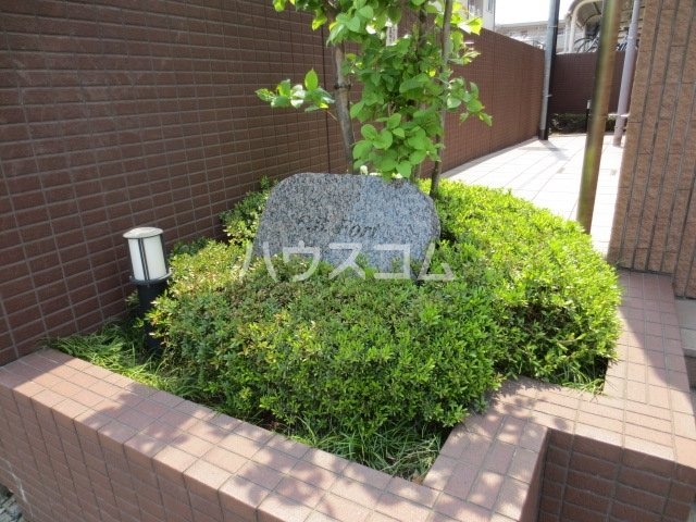 25/30 エントランス