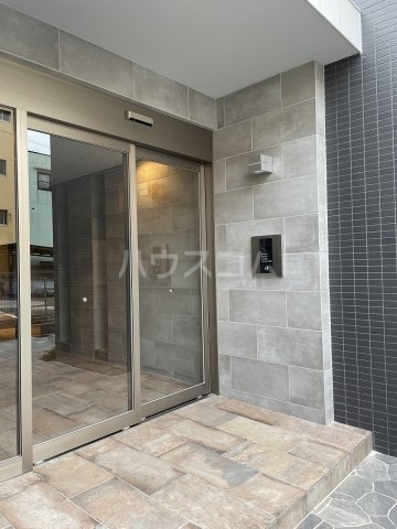 21/30 エントランス