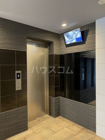 28/30 エントランス