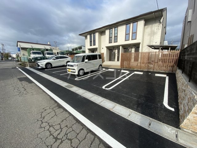 25/30 駐車場