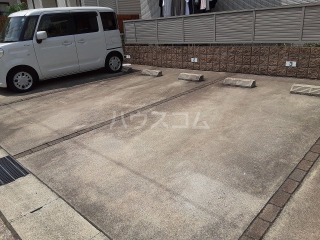 2/7 駐車場