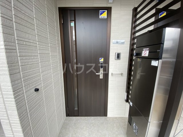 28/30 エントランス