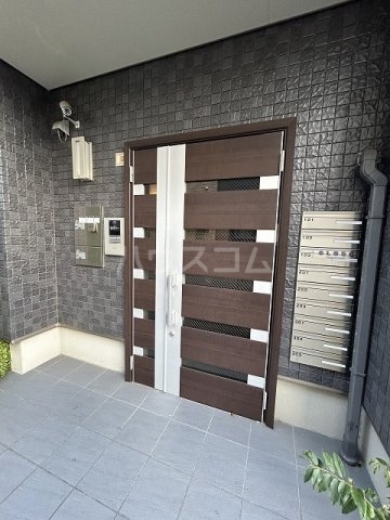 28/30 エントランス