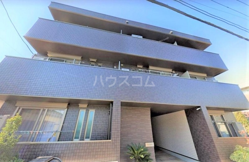 21/30 エントランス