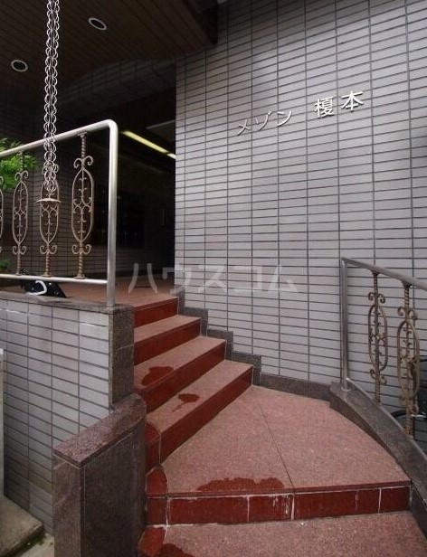 21/25 エントランス