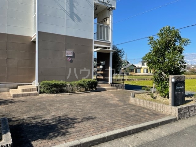 14/19 エントランス