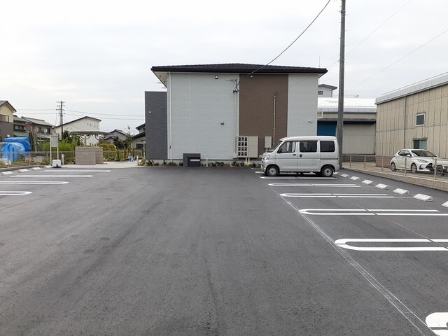 23/30 駐車場