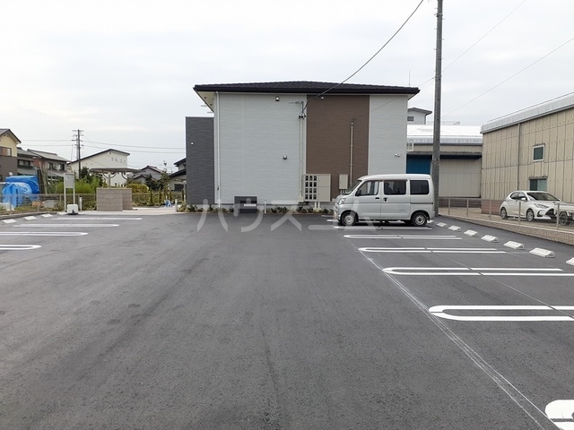 14/23 駐車場