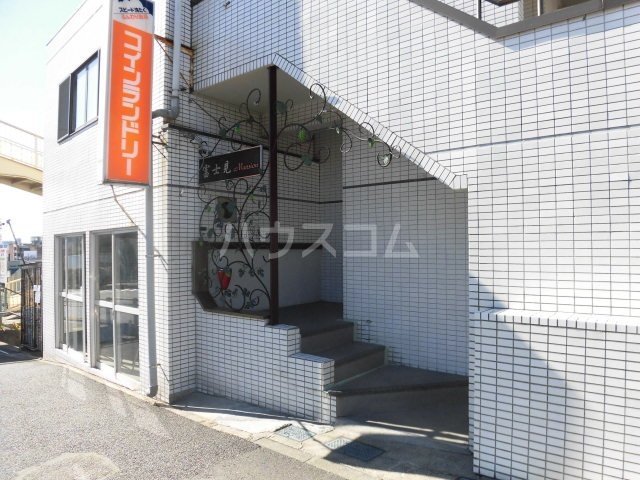 24/30 エントランス